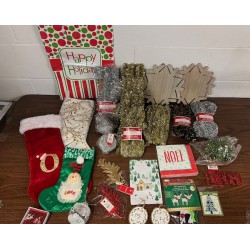 28 PIECE SMALL ITEMS LOT  - CHRISTMAS ITEMS